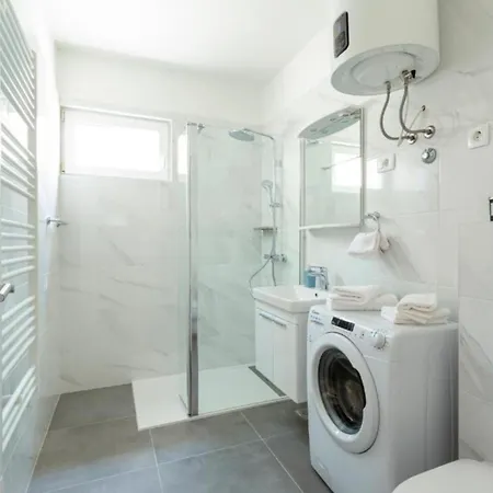 Charming Sant Elia Apartmán *